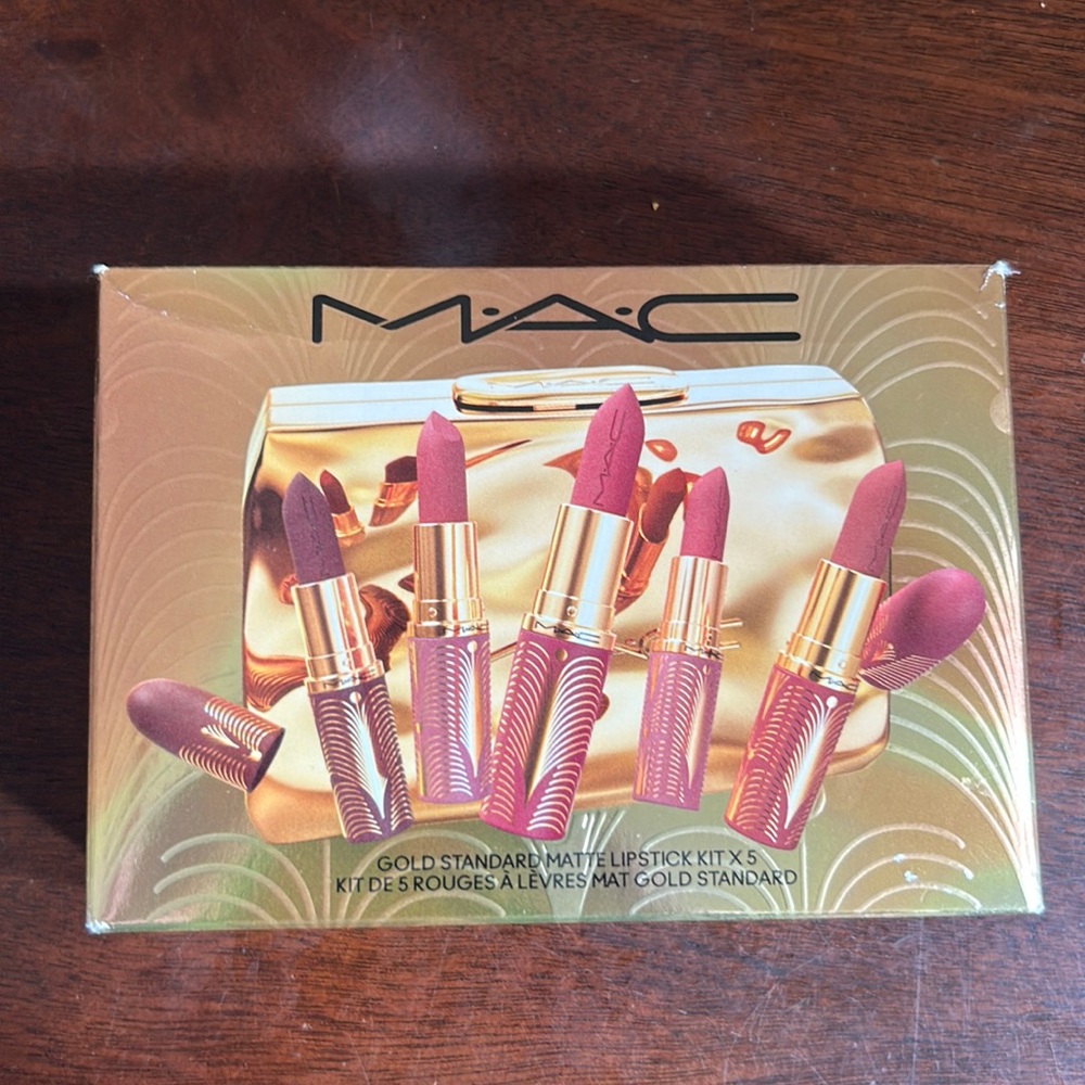 Max gold standard matte lipstick set
